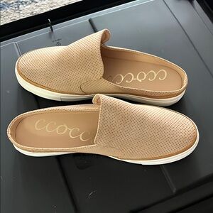 Women's Tan Slip-On Shoes- never worn